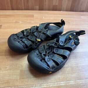 KEEN Big Kids' Newport H2 Sandals (Color: Black/Keen Yellow)